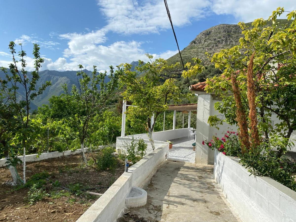 Maison Bellevue - 2 Bdrm Villa In Borsh Beach Exterior foto